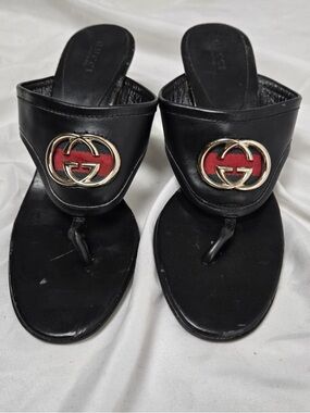 Gucci Black Leather Thong Sandals with Red Web and Gold GG Logo